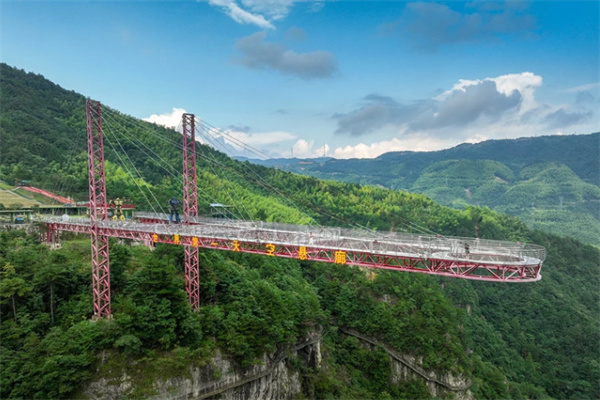 玻璃桥全景